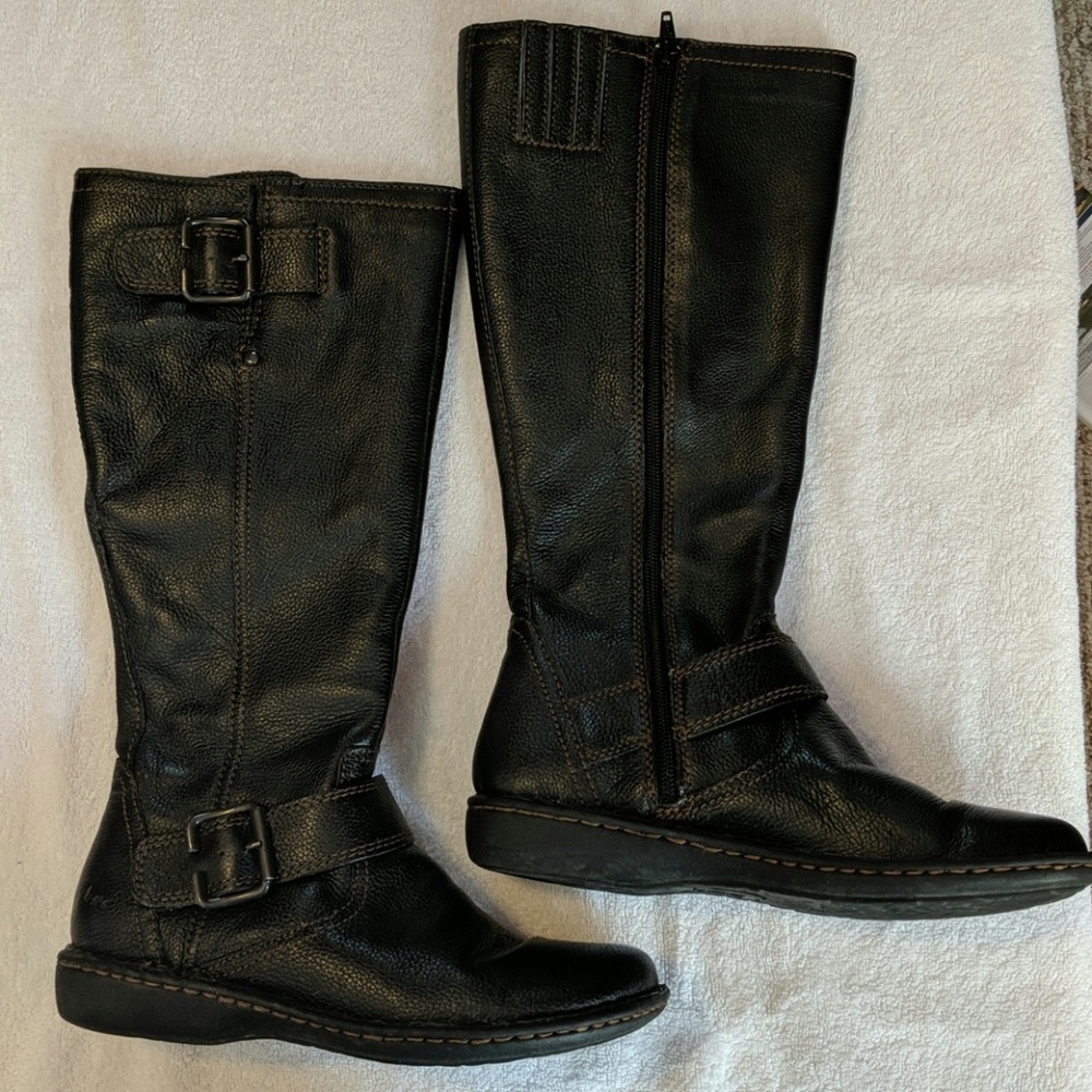 Born boots black with tan stitching size 8
